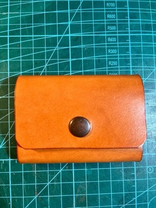 Cartera de cuero tarjetero con goma