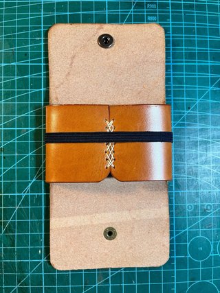 Cartera de cuero tarjetero con goma