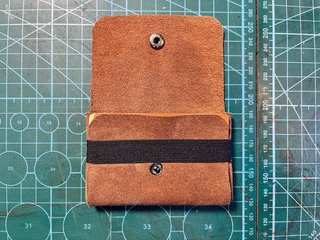 Cartera de cuero tarjetero con goma
