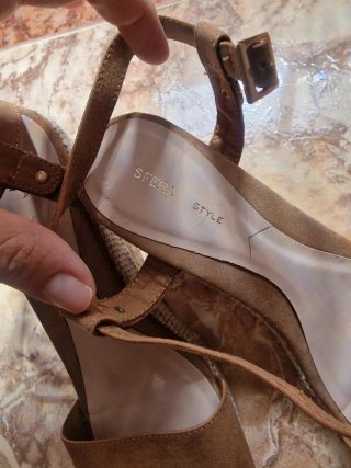 Sandalias cuña Sfera camel