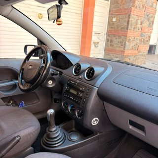 Ford Fiesta 2004