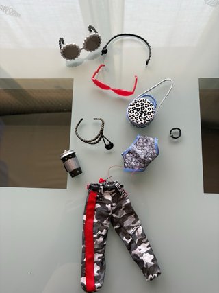 Lote Muñecas LOL OMG + LOL Pequeñas + accesorios