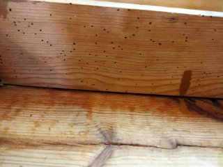 Mesita auxiliar rústica de madera