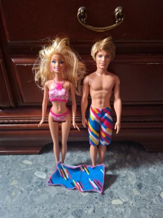 Barbie y Ken en la playa