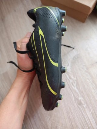 Botas de fútbol para niño negras talla 33