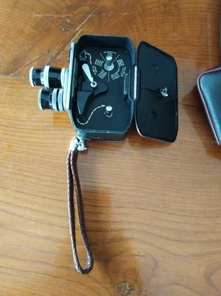 Filmadora Paillard Bolex B8