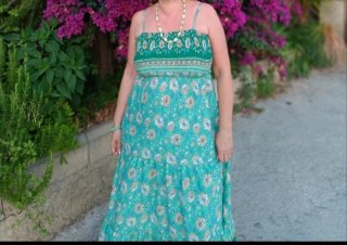 Vestido largo verde estampado floral