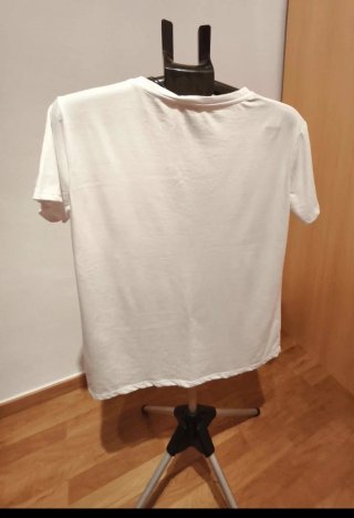 Camiseta de manga corta blanca.Sin estrenar