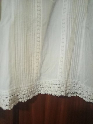 Blusa blanca con encaje