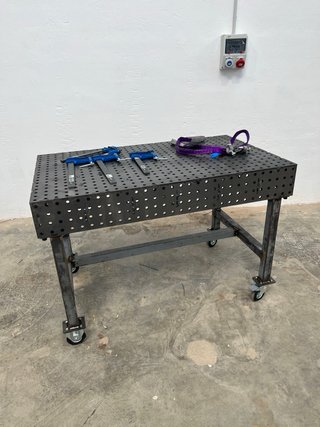 Mesa de soldadura con ruedas