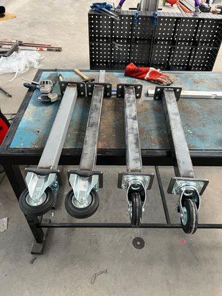 Mesa de soldadura con ruedas