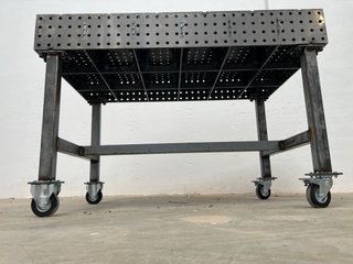 Mesa de soldadura con ruedas
