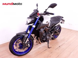 YAMAHA MT 09