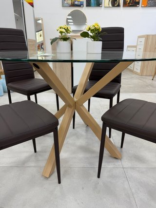 Mesa redonda cristal y 4 sillas polipiel