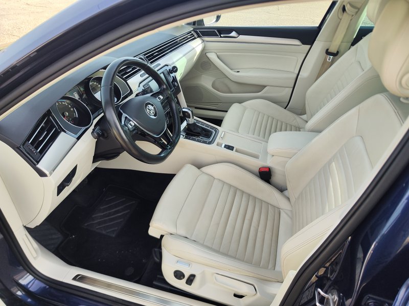 Volkswagen Passat 2017, foto 18