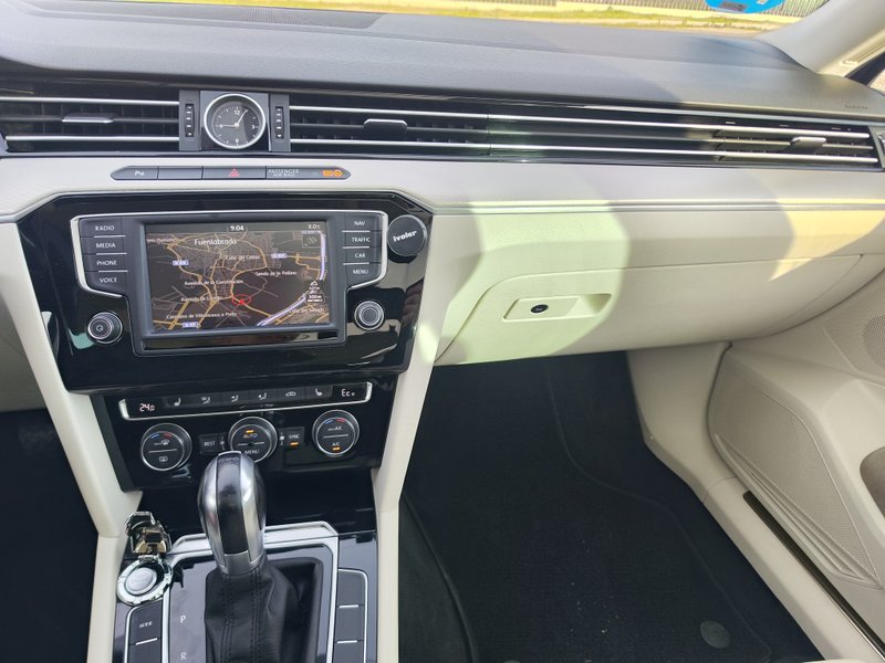 Volkswagen Passat 2017, foto 29