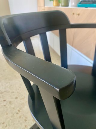 Silla giratoria Ikea madera negra