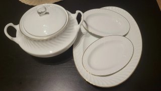 Sopera y bandejas de porcelana Prinz Von Adler