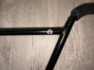 Manillar BMX Eclat Strangler 9,1 con puños Eclat
