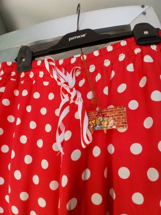 Pantalón Pimkie lunares blanco y rojo