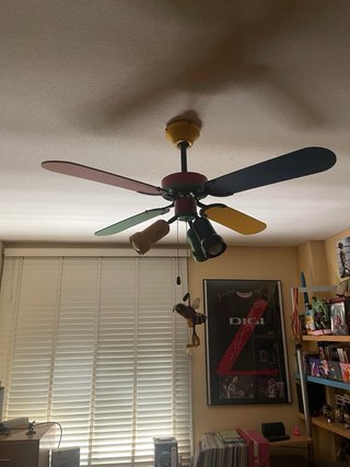 Ventilador de techo con luces de colores