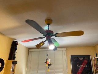 Ventilador de techo con luces de colores