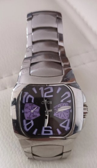 Reloj Lotus Unisex Negro y Plateado