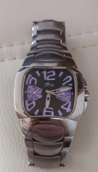 Reloj Lotus Unisex Negro y Plateado