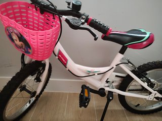 Bicicleta niña 16 rosa. Se entrega ruedines