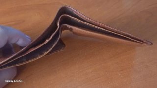 Billetera de cuero marrón