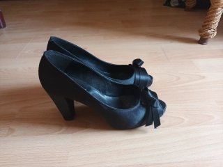 Zapatos de tacón negros talla 39