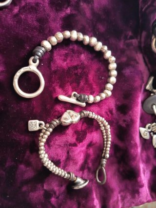 Pulseras Uno de 50 y anillo