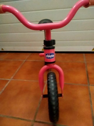 Bicicleta sin pedales Chicco rosa
