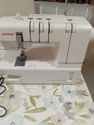 Recubridora Janome 2000CPX