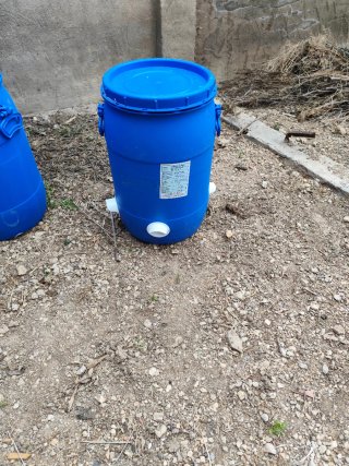 Parck 2 bidoni 60l con 1 abbeveratoio e 1 mangiatoia