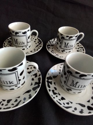 Juego 4 Tazas Café Porcelana Diseño Vaca