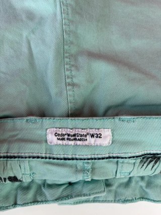 Pantalón Corto Bermuda Verde Agua T. 40 (EUR)