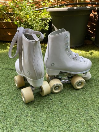 Patines Talla 31 y Casco Talla S Blancos