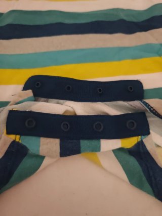 Pelele a rayas Levi's bebé