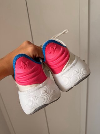Zapatillas Adidas Beige y Rosa