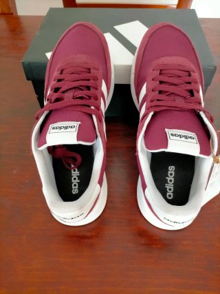 Zapatillas Adidas Run 60s 2.0 Talla 42. A estrenar