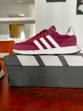 Zapatillas Adidas Run 60s 2.0 Talla 42. A estrenar