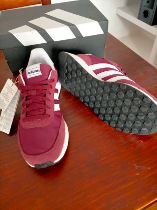 Zapatillas Adidas Run 60s 2.0 Talla 42. A estrenar