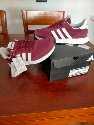 Zapatillas Adidas Run 60s 2.0 Talla 42. A estrenar