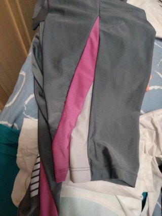 Pantalón deportivo mujer gris y rosa