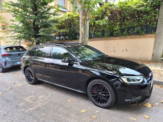 Audi A4 TFSI 40 AVANT BLACKLINE
