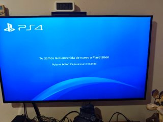 Console PS4 nera con 1 controller incluso