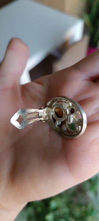 Pendiente vintage con piedras de colores