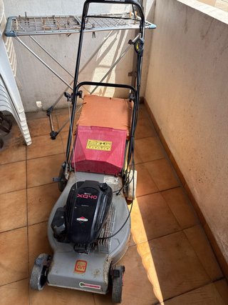 Cortacésped con tracción