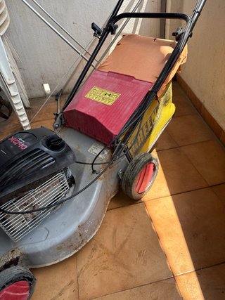 Cortacésped con tracción